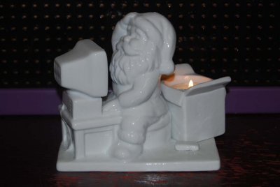 Tomte vid dator